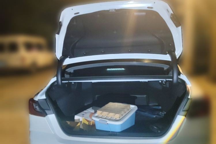 Used Toyota Camry 2024 Dual-Motor 2.0HS Sport Edition Trunk