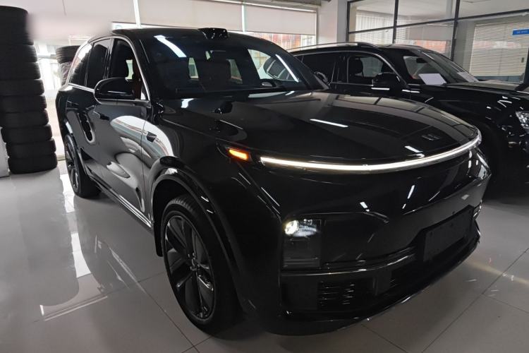 Used Li Auto L8 2024 Ultra Model Front Right 45 Deg