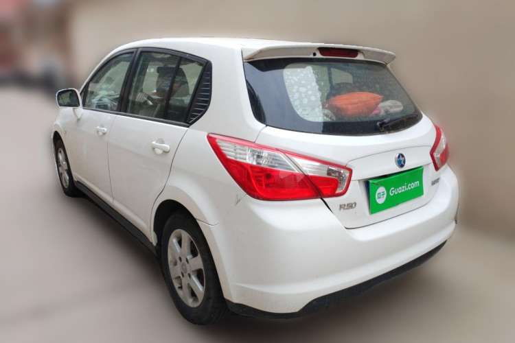 Used Venucia R50 2013 1.6L Manual Luxury Edition
