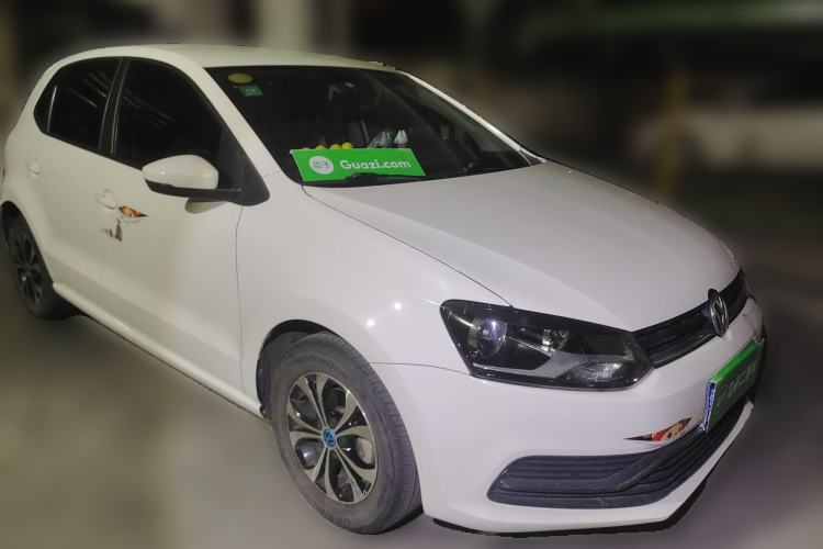 Used Volkswagen Polo 2016 1.4L Automatic Trendy Model Front Right 45 Deg