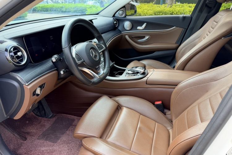 Used Mercedes-Benz E-Class 2018 Facelift E 200 L Sport Edition Interior 5