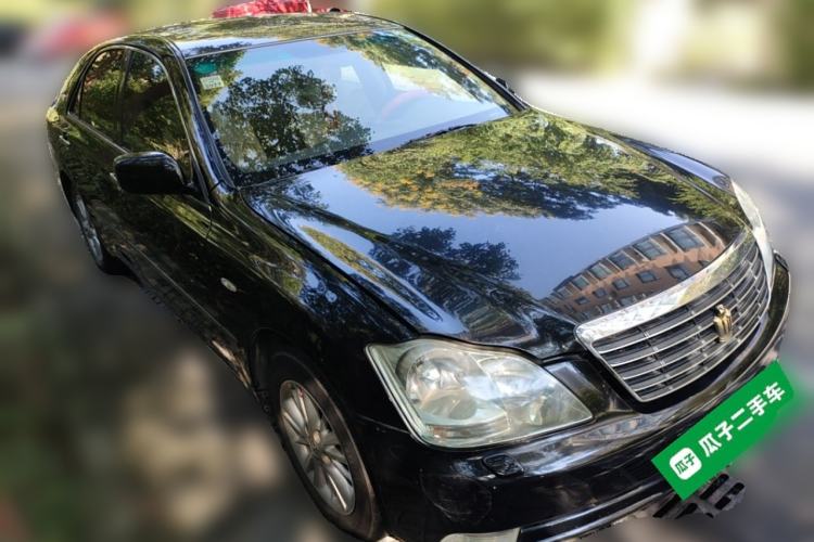 Used Toyota Crown 2007 2.5L Royal Special Edition Front Right 45 Deg