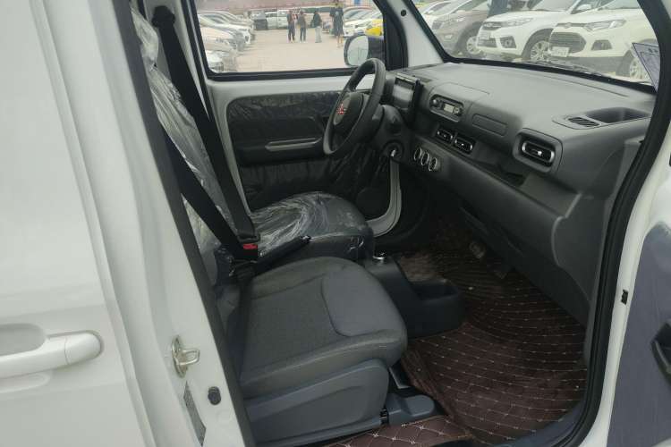 Used Wuling Zhiguang New Energy 2025 Standard Model