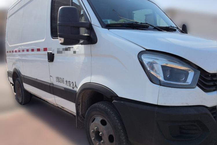 Used Iveco Eurocargo 2021 2.0T Manual - Yunrui Long Wheelbase Short Overhang High Roof Manual Doors – F1A Front Right 45 Deg