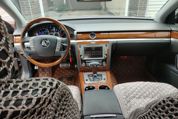 Used Volkswagen Phaeton 2011 3.6L V6 5-Seater Extended Business Edition

