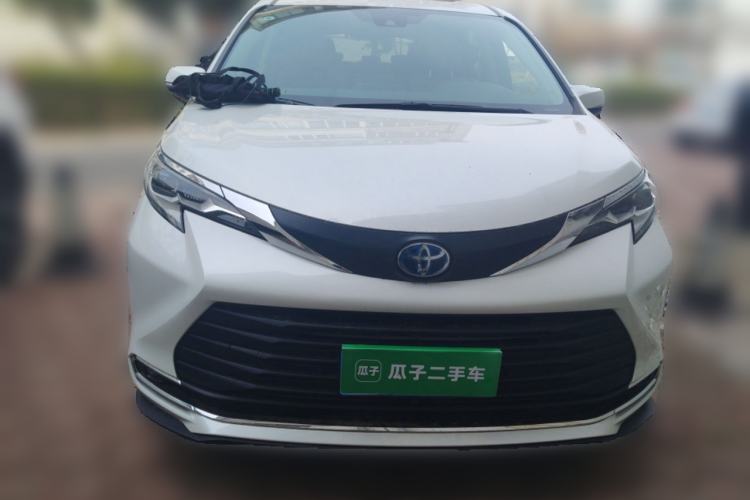 Used Toyota SIENNA 2021 2.5L Hybrid Comfort Edition Front