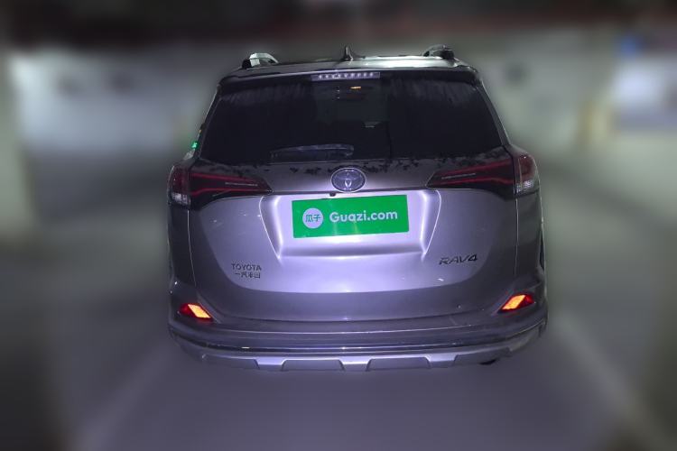 Used Toyota RAV4 2019 2.0L CVT Two-Wheel Drive Fashion X Limited Edition China VI Standard
