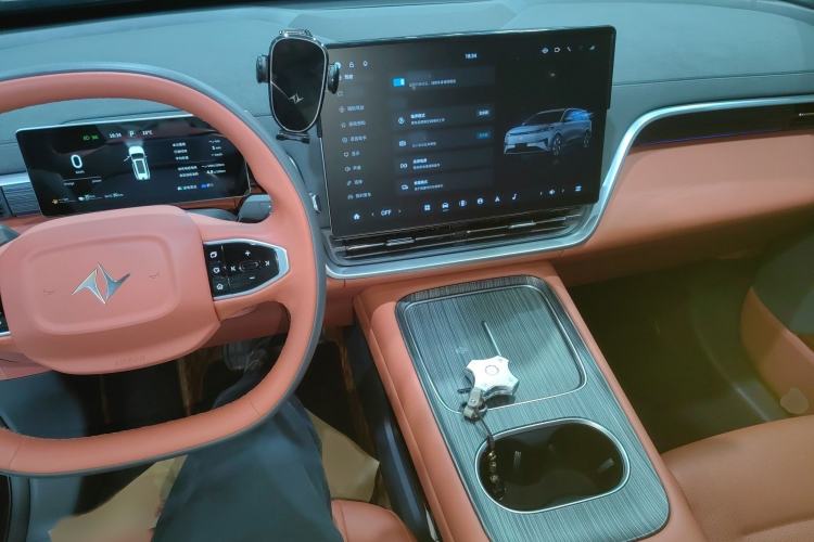 Used Dongfeng eπ eπ008 2024 210Max Range-Extended Version 6 Seats