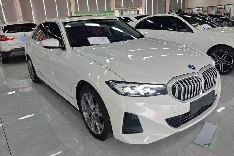 Used BMW i3 2024 eDrive 35 L Front Right 45 Deg