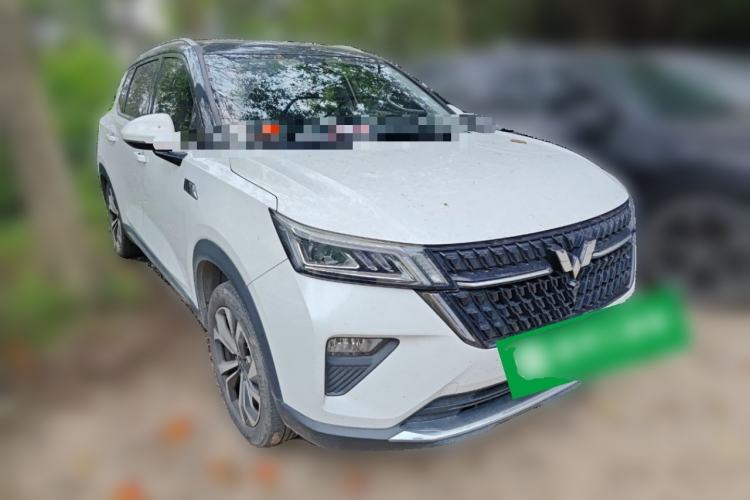 Used Wuling Asta 2021 1.5T CVT Starlight Edition Front Right 45 Deg