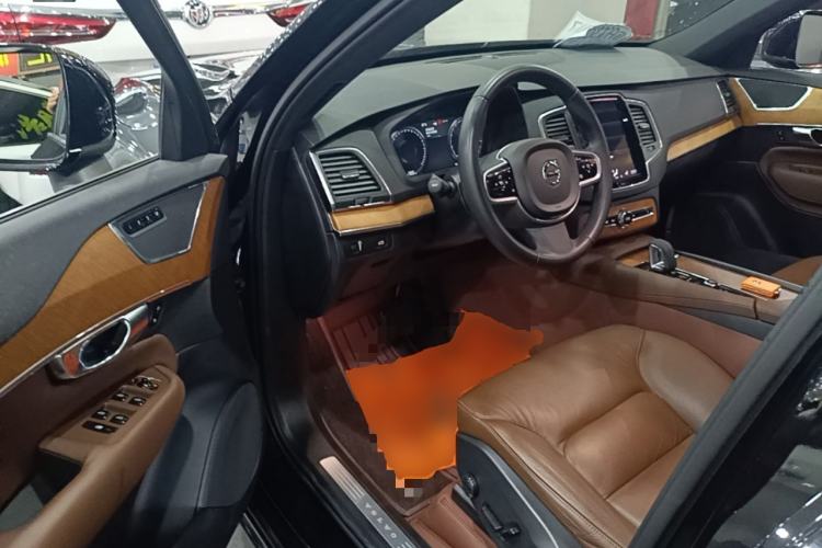 Used Volvo XC90 2022 B5 Smart Drive Luxury Edition 5 Seats
