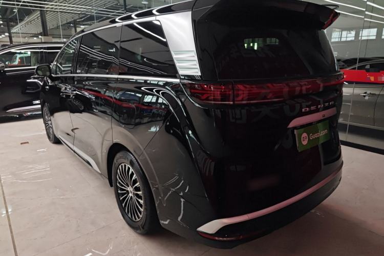 Used Denza D9 2025 DM-i Intelligent Drive 1020 Four-Wheel Drive Flagship Model