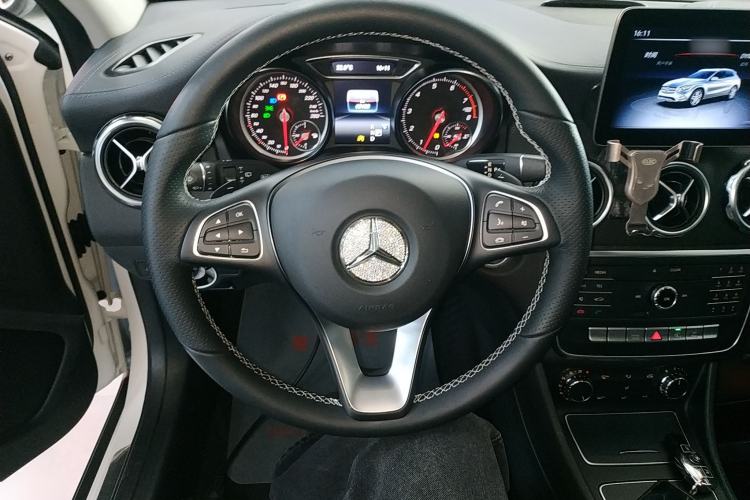 Used Mercedes-Benz GLA 2017 GLA 200 Fashion Model Steering Wheel