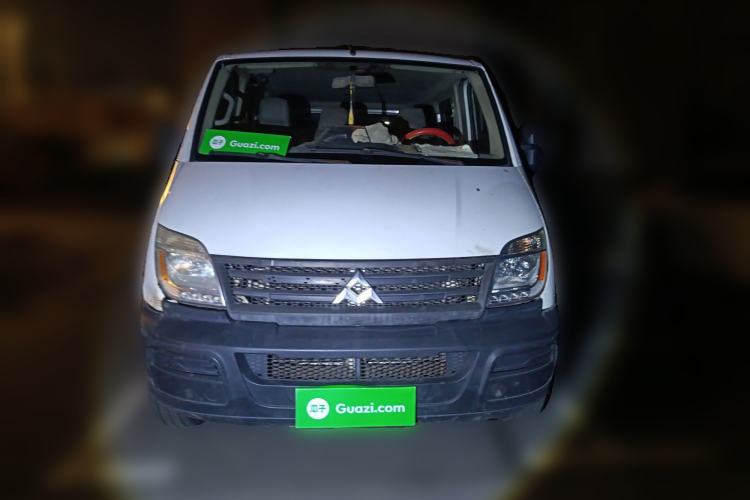 Used SAIC MAXUS Xintu V80 2012 2.5T Low-Roof Value-Added Logistics Version C