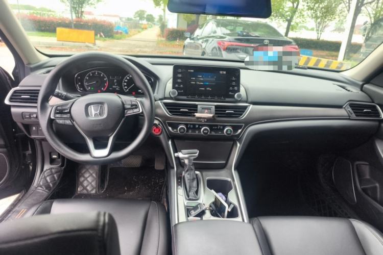 Used Honda Accord 2018 230TURBO Comfort Edition China VI Emission Standard Center Console