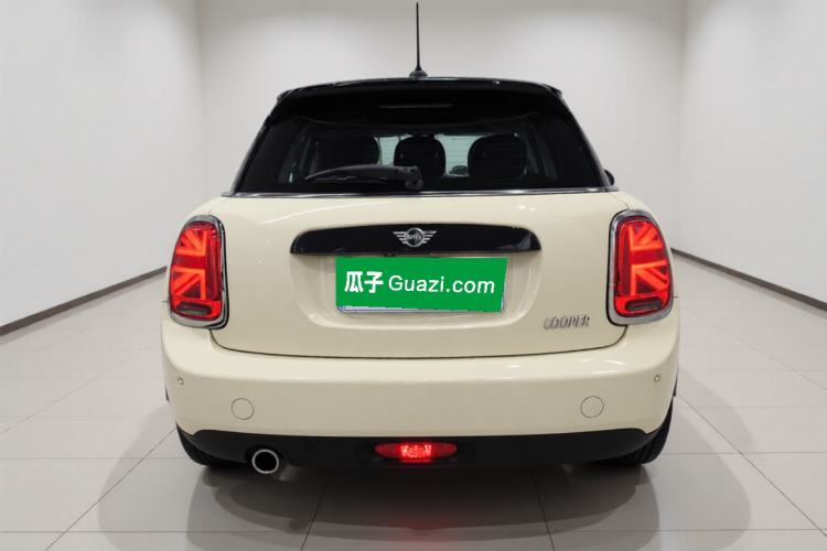 Used MINI MINI 2021 1.5T COOPER Classic Edition Five-Door Version
