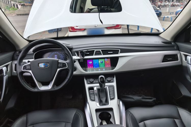 Used Geely Auto Emgrand X7 Sport 2018 1.8TD Automatic Two-Wheel Drive Smart Connect 4G Internet Edition Center Console