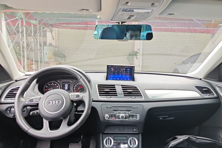 Used Audi Q3 2013 35 TFSI quattro Technology Edition Center Console