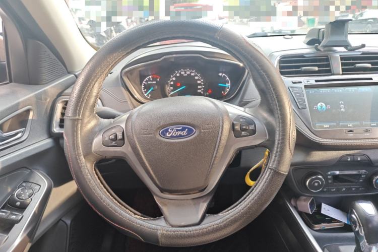 Used Ford Escort 2015 1.5L Automatic Fashion Model