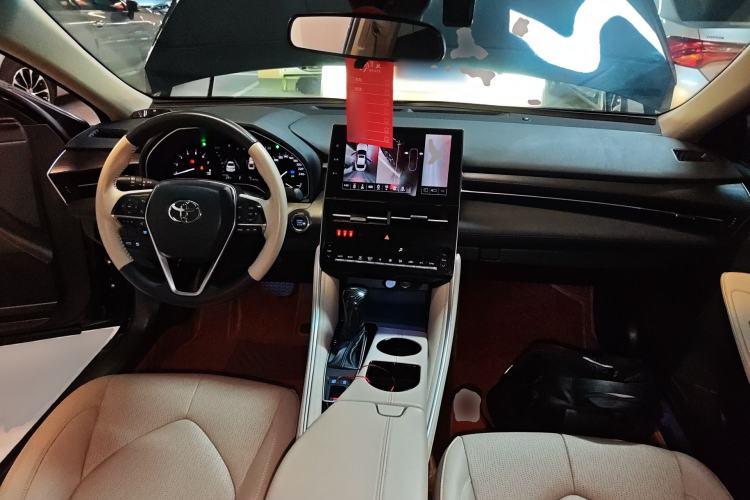 Used Toyota Avalon 2023 2.0L Luxury Edition Center Console