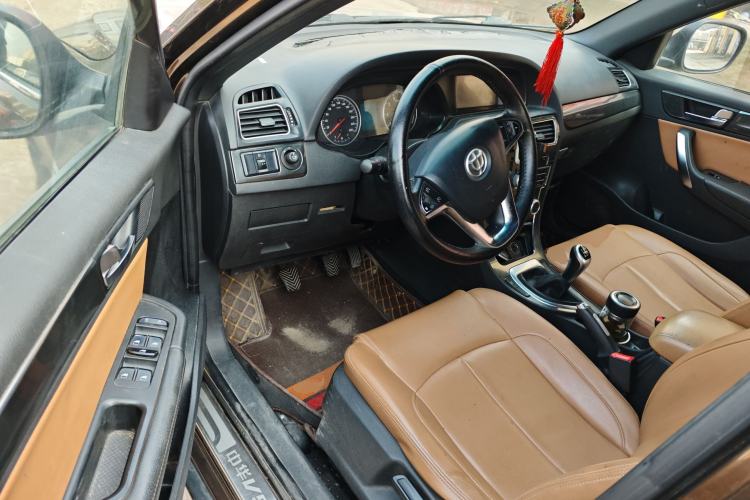 Used Brilliance V5 2016 1.5T Manual Two-Wheel Drive Smart Version