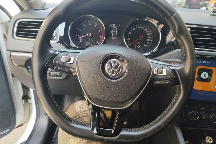 Used Volkswagen Sagitar 2015 230TSI Automatic Luxury Model
