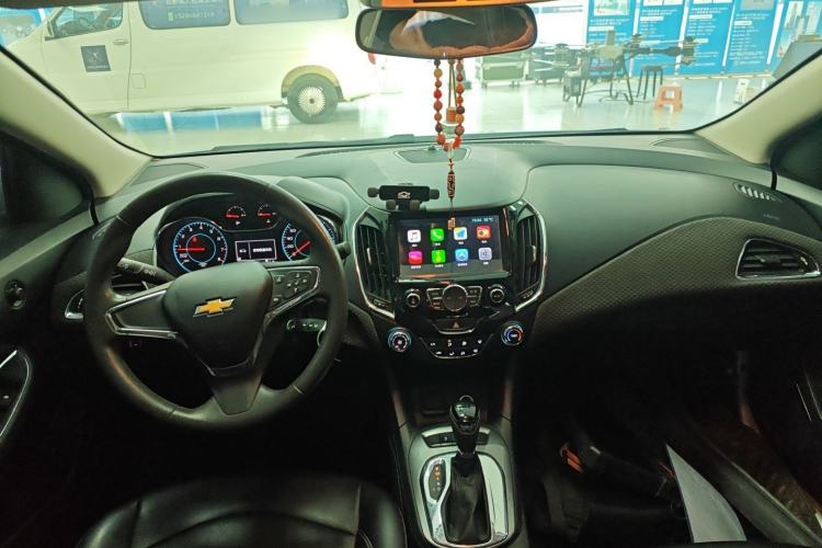 Used Chevrolet Cruze 2016 1.5L Automatic Luxury Edition Center Console