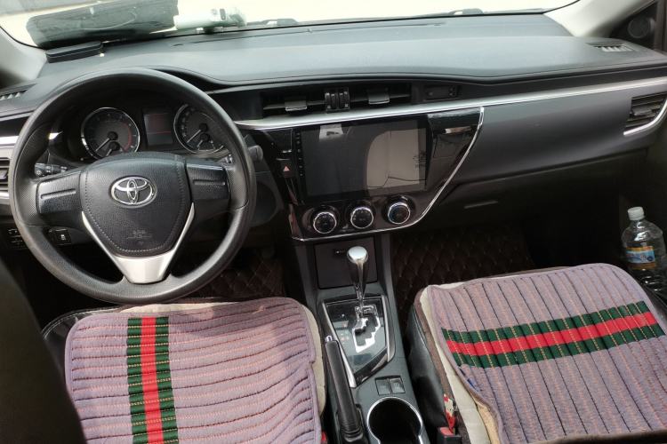 Used Toyota Corolla 2017 1.2T CVT GL-i Center Console