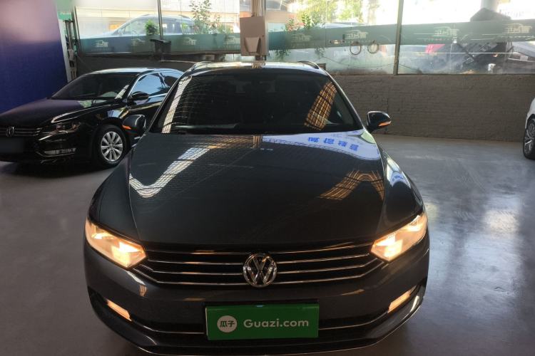 Used Volkswagen Variant 2018 380TSI Two-Wheel Drive Comfort Edition
