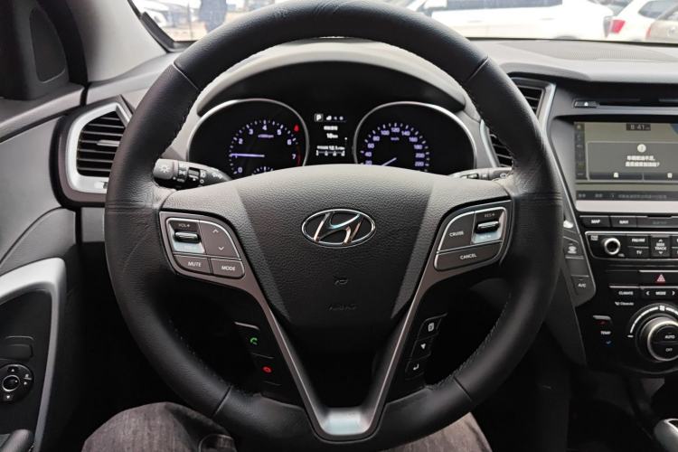 Used Hyundai Santa Fe 2017 2.0T Automatic All-Wheel Drive Smart 7-Seater
