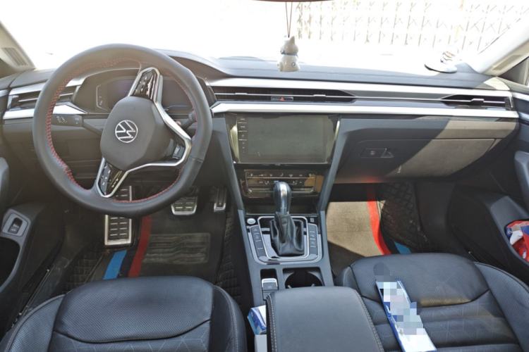 Used Volkswagen FAW-Volkswagen CC 2021 380TSI Striking Edition Center Console