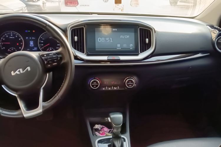 Used Kia kx1 Stonic 2021 1.4L CVT Sunroof Model Center Console