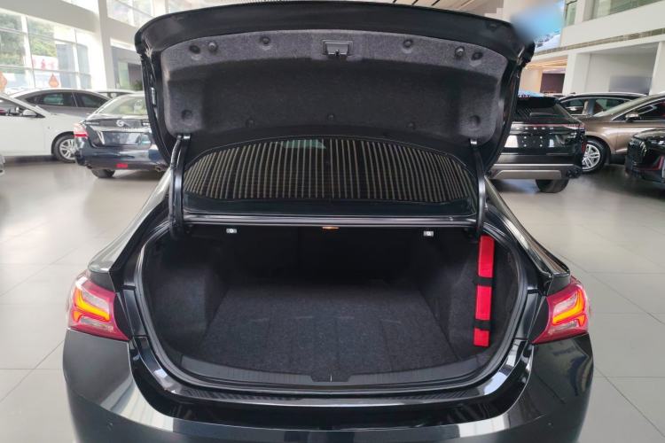 Used Chevrolet Malibu XL 2022 Redline 550T Automatic Sport Edition Trunk