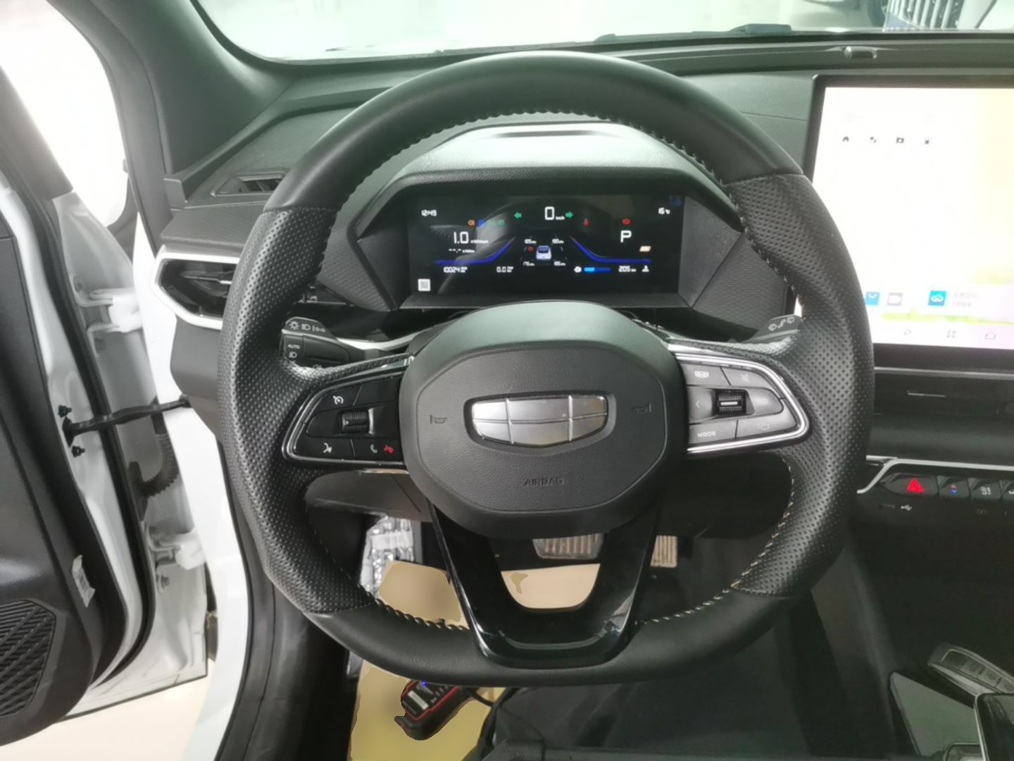 Geely Auto Coolray 2025 Bin Yue L 1.5TD DCT Star Diamond — снимка 13