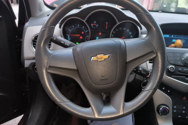 Used Chevrolet Cruze 2011 1.6L SE Automatic Steering Wheel