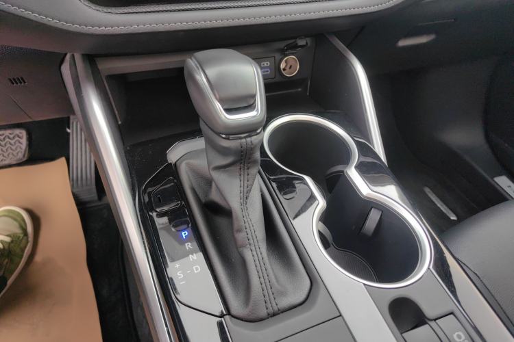 Used Toyota Highlander 2022 Dual-Engine 2.5L Four-Wheel Drive Prestige Version 7 Seats Gear Lever