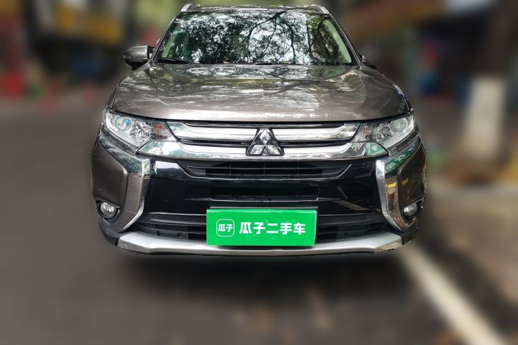 Used Mitsubishi Outlander 2018 2.0L Two-Wheel-Drive Jiale Edition 7-Seater
