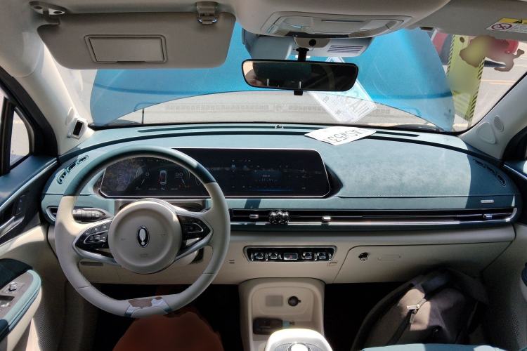 Used ORA Good Cat 2021 400km Standard Range Athena Edition Lithium-Ion Battery Center Console