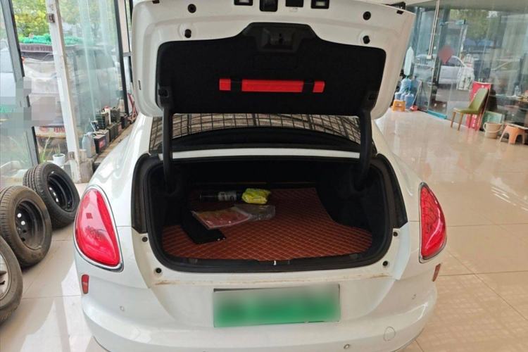 Used ORA Lightning Cat 2022 555 km Luxury Edition
