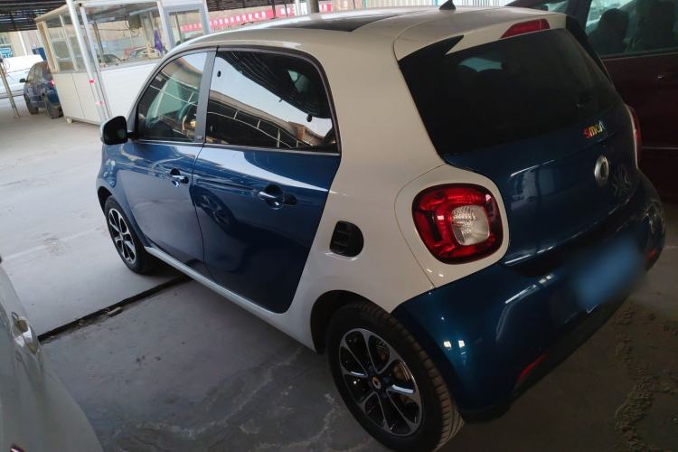 Used smart forfour 2016 1.0L 52 kW Passion Edition
