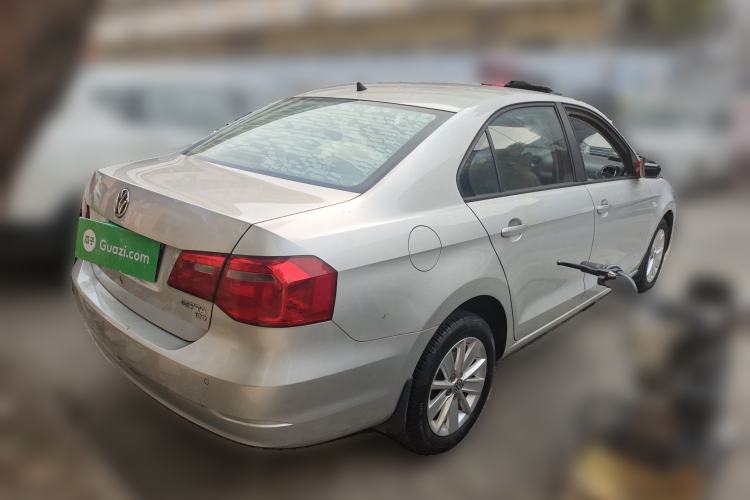 Used Volkswagen Jetta 2015 Value Edition 1.6L Manual Fashionable Style Rear Right 45 Deg