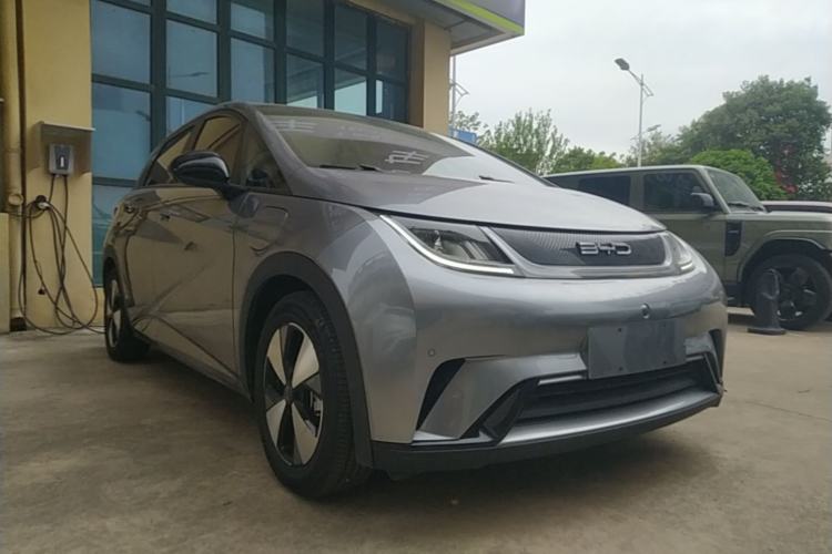 Used BYD Dolphin 2023 420 km Fashion Edition
