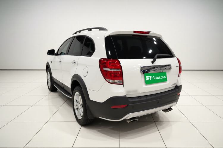 Used Chevrolet Captiva 2015 2.4L 4x4 Flagship Edition 7-Seater Exterior 3