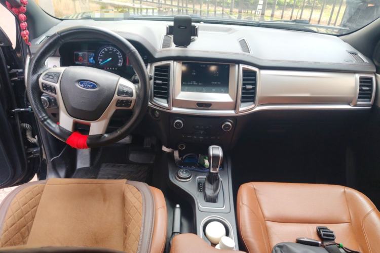 Used Ford Everest 2019 2.0T Gasoline Automatic 4x4 Luxury Edition 5 Seats Center Console