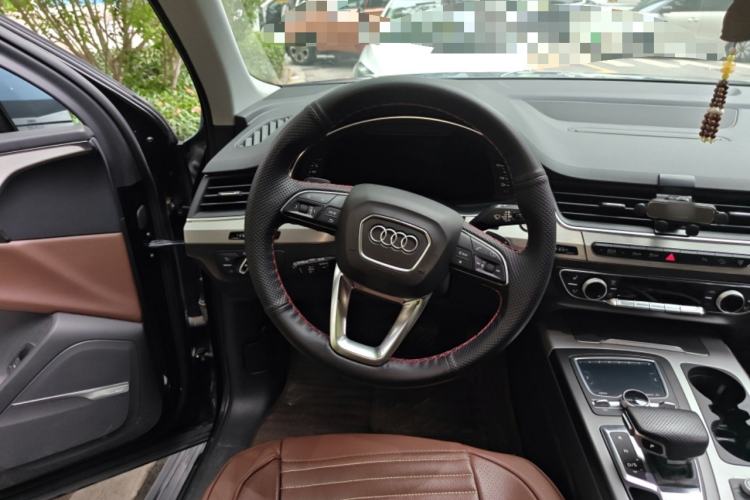 Used Audi Q7 2016 40 TFSI Comfort Model Steering Wheel