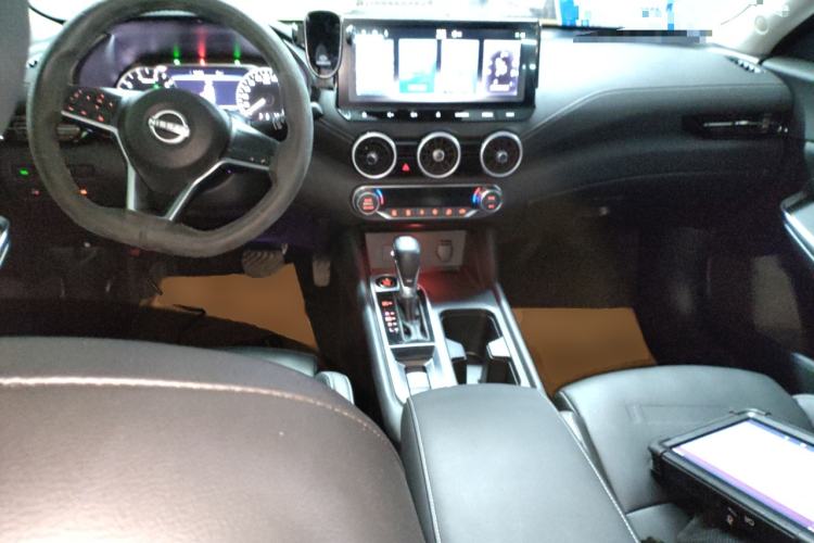 Used Nissan Sylphy 2023 1.6L CVT Enjoyment Edition Center Console