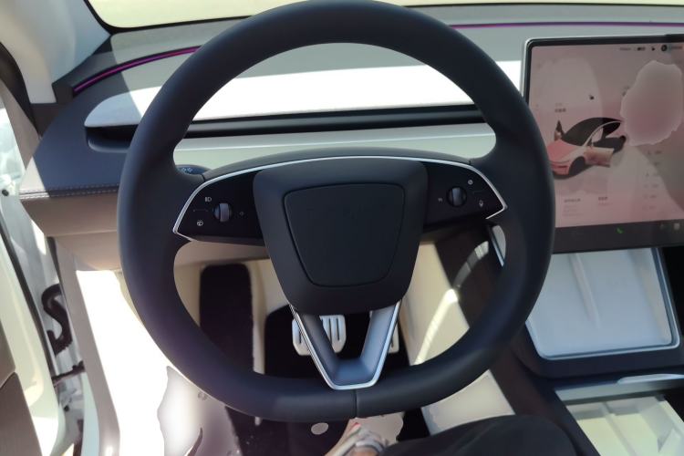 Used Tesla Model Y 2025 Rear-Wheel-Drive Version
