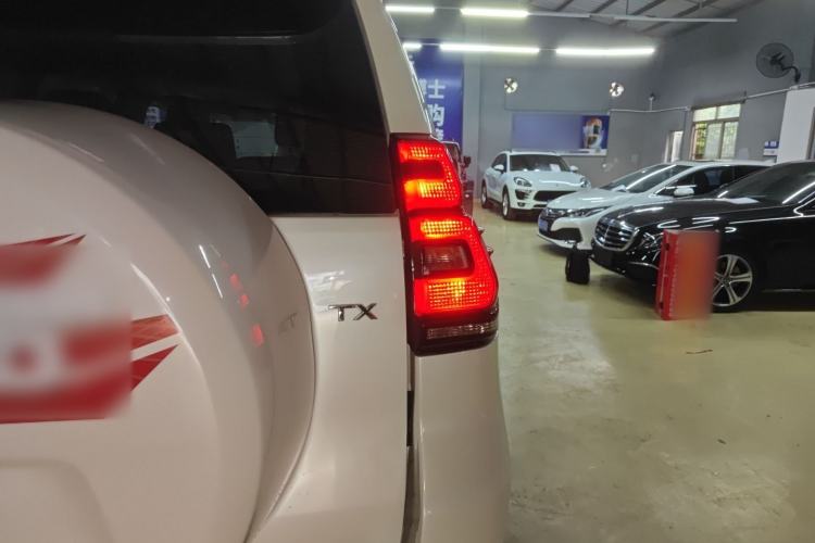 Used Toyota Prado 2019 3.5L Automatic TX-L Deluxe Edition with Rear-Mounted Spare Tire Exterior 3