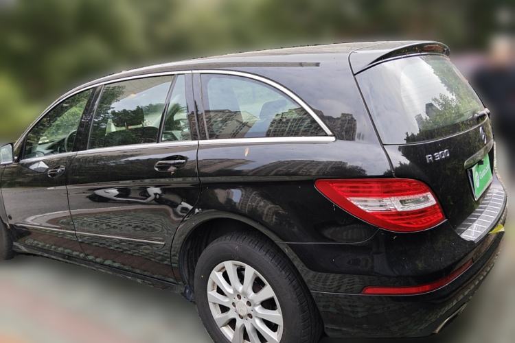 Used Mercedes-Benz R-Class 2011 R 300 L Business Model Rear Left 45 Deg