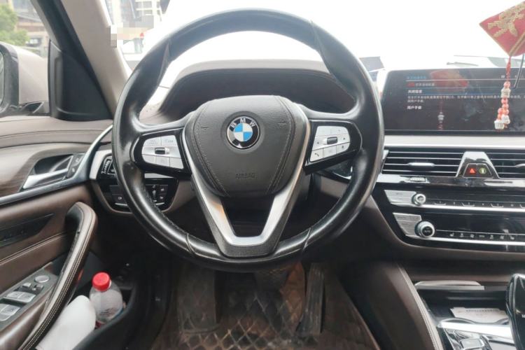 Used BMW 5 Series New Energy 2020 Mileage Upgrade Version 530Le Luxury Package Steering Wheel